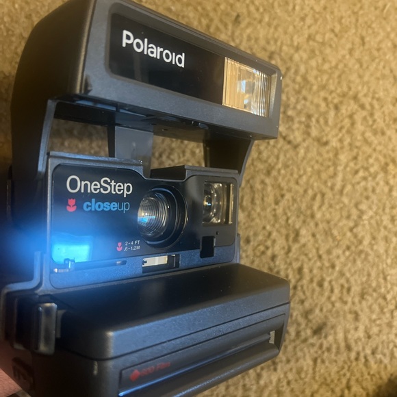 Polaroid camera - Picture 2 of 3